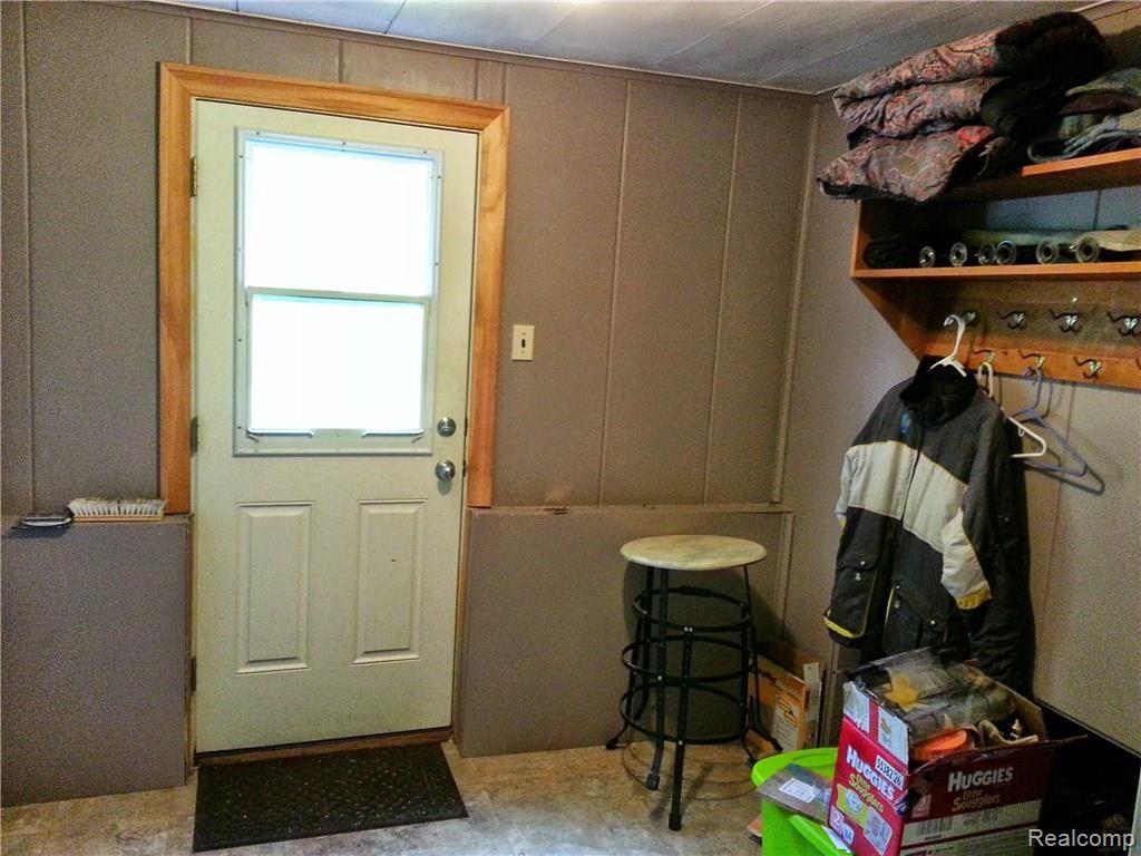 60221 Mt Vernon Road Rochester, MI 48306 - Photo 12 of 29 Mud Room