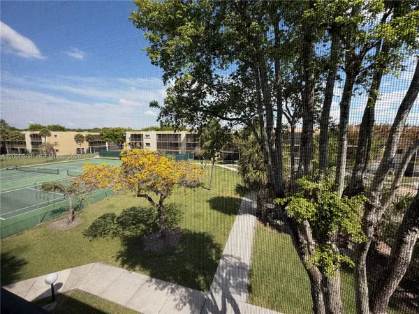 $2,550 | 8415 Southwest 107th Avenue, Unit 369W, Miami, FL 33173
