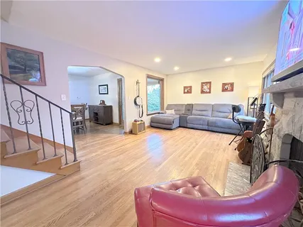 $439,800 | 3933 Hardt Drive, Gibsonia, PA 15044