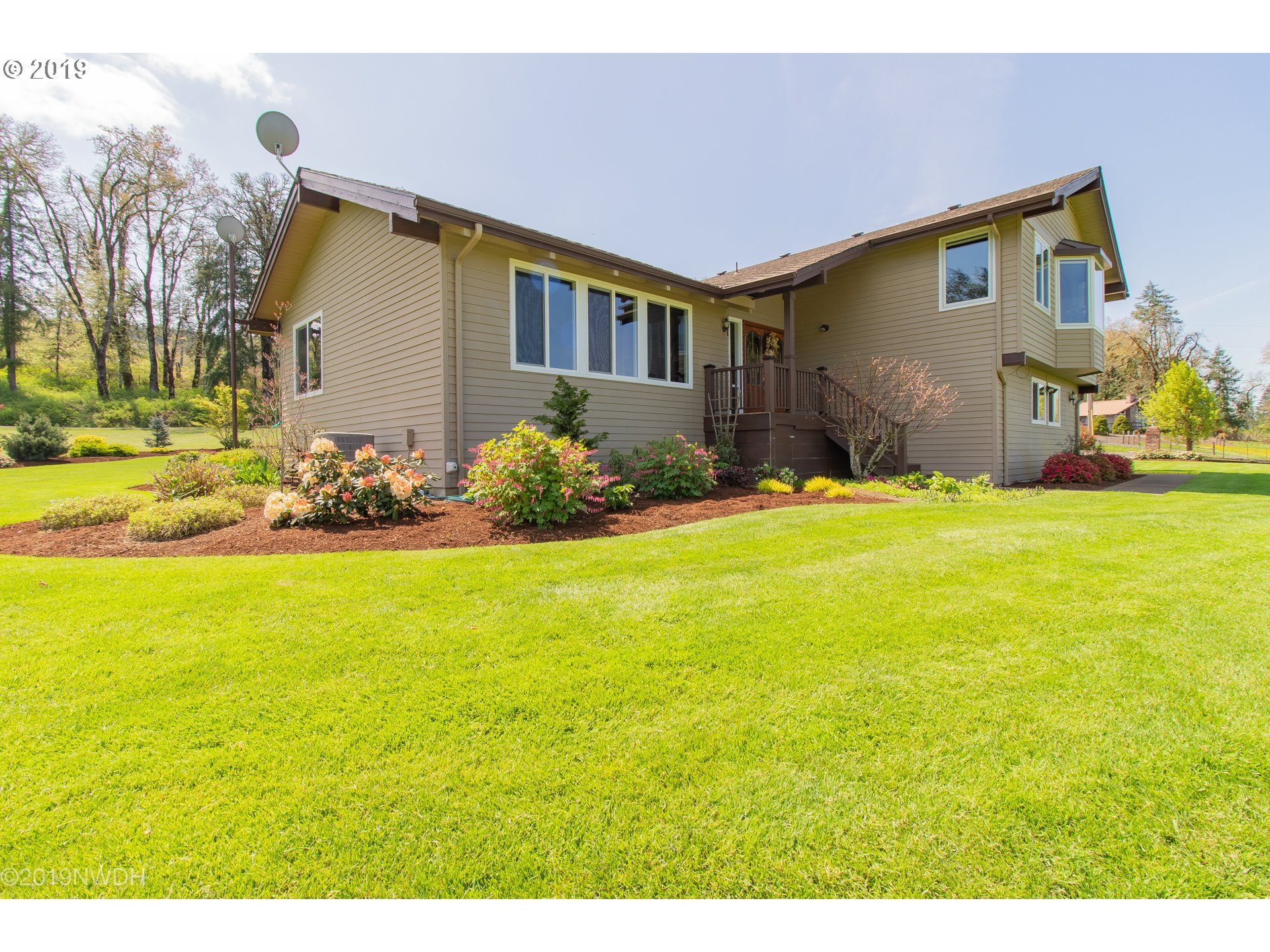 26614 Crow Road Eugene, OR 97402 - Photo 2 of 32 Gallery Image 2