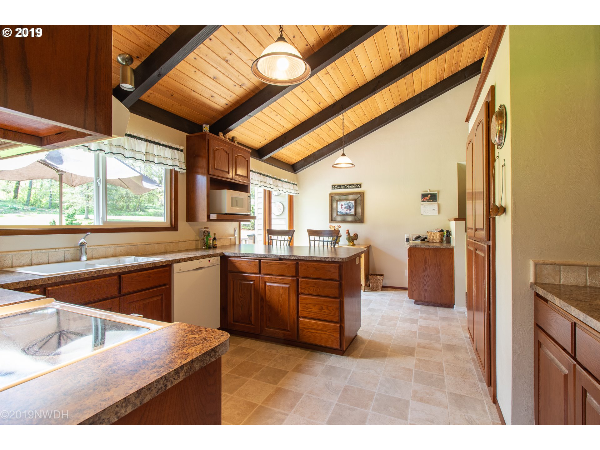 26614 Crow Road Eugene, OR 97402 - Photo 12 of 32 Gallery Image 12
