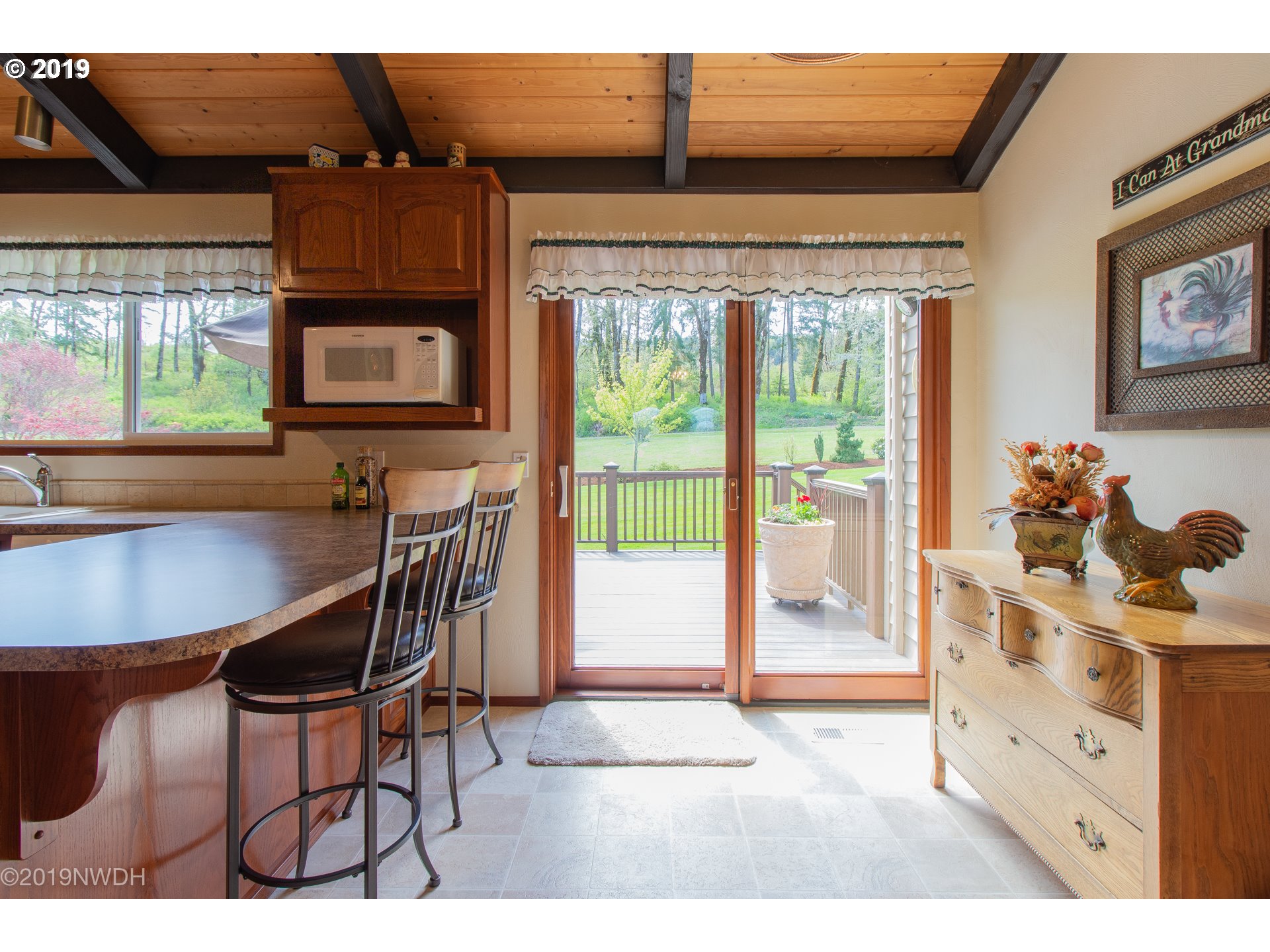 26614 Crow Road Eugene, OR 97402 - Photo 14 of 32 Gallery Image 14