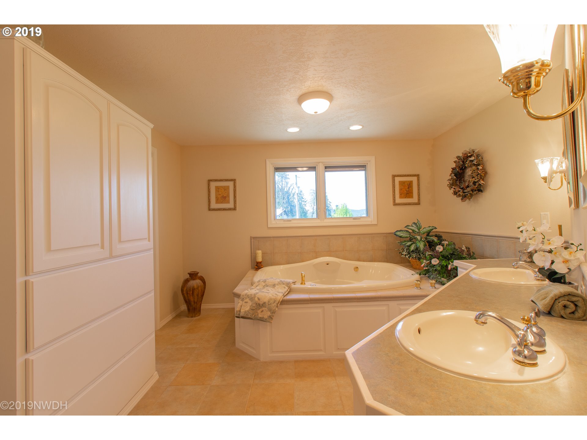 26614 Crow Road Eugene, OR 97402 - Photo 19 of 32 Gallery Image 19