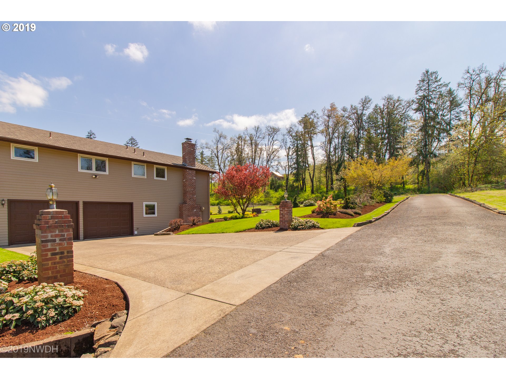 26614 Crow Road Eugene, OR 97402 - Photo 6 of 32 Gallery Image 6