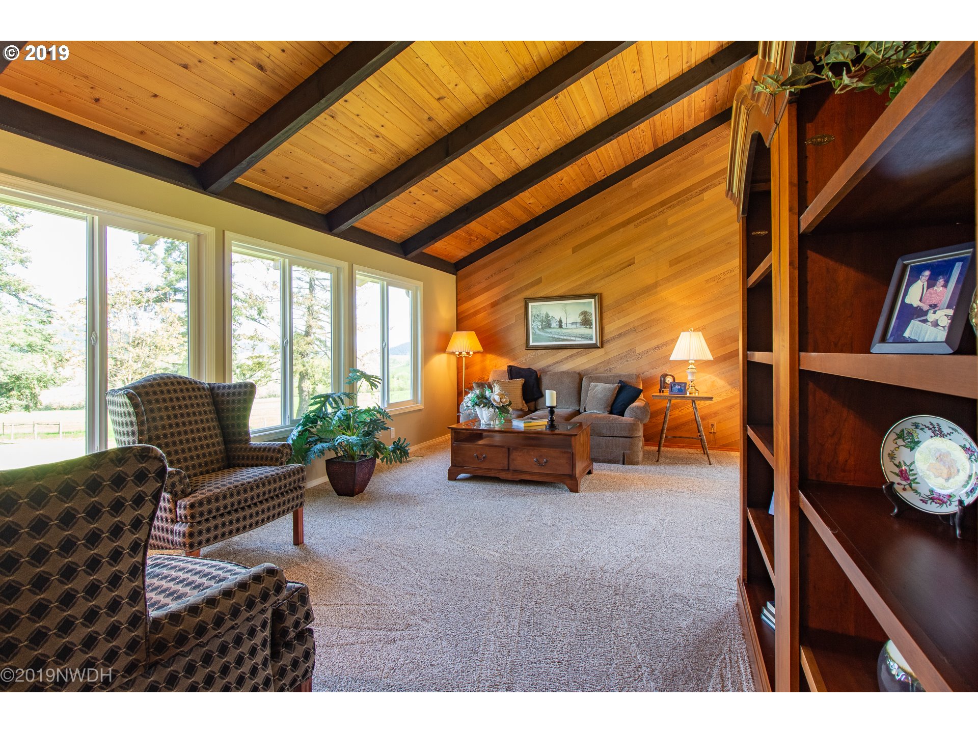 26614 Crow Road Eugene, OR 97402 - Photo 9 of 32 Gallery Image 9