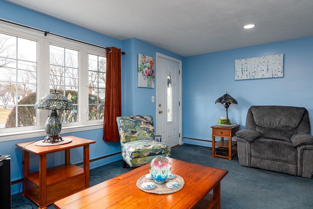54 Ansonia Road Warwick, RI 02889 - Photo 9 of 35 Gallery Image 9