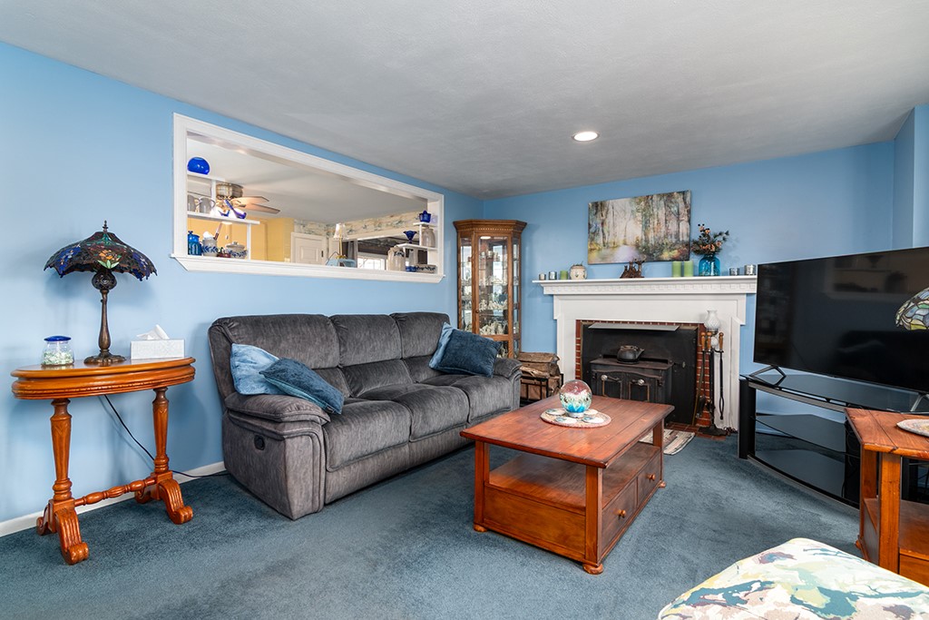 54 Ansonia Road Warwick, RI 02889 - Photo 10 of 35 Gallery Image 10