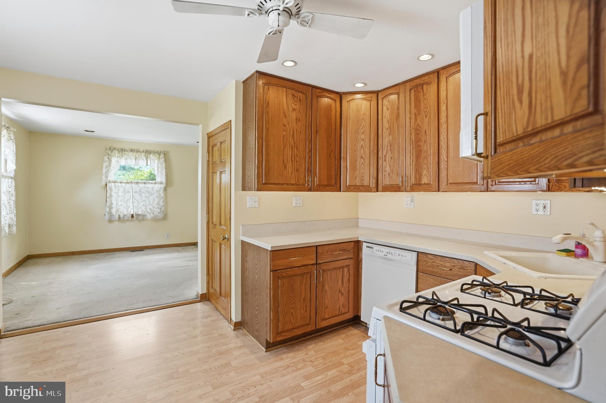 8240 Longpoint Road Baltimore, MD 21222 - Photo 10 of 25 Cooking Made Easy!