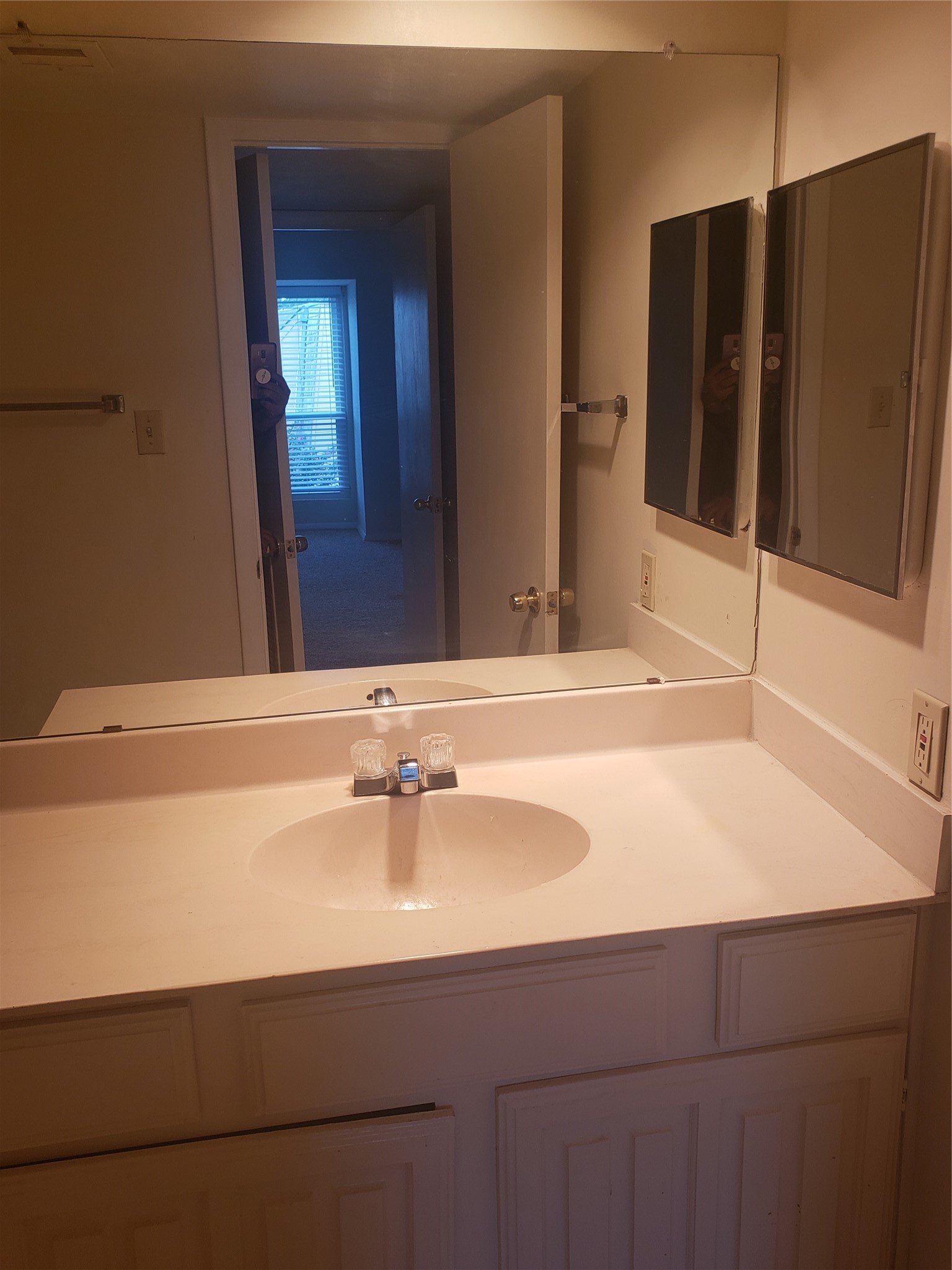 16120 Stuebner Airline Road, Unit 603 Spring, TX 77379 - Photo 13 of 19 a bathroom with a sink and a mirror
