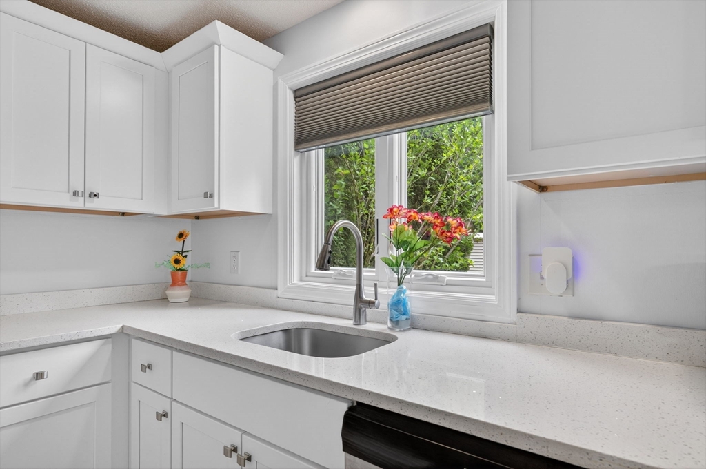 2 Bryant Street, Unit D Freetown, MA 02702 - Photo 4 of 41