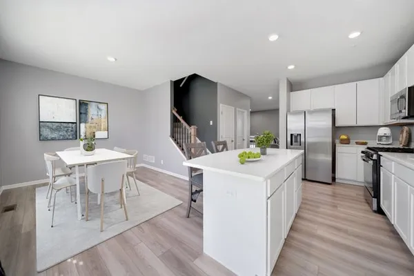 $371,000 | 1004 Atterberg Road, South Elgin, IL 60177