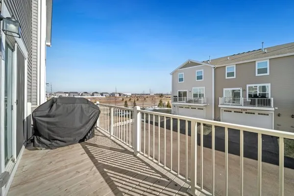 $371,000 | 1004 Atterberg Road, South Elgin, IL 60177
