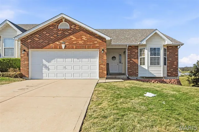 $242,900 | 1029 Pin Oak Drive, Warrenton, MO 63383