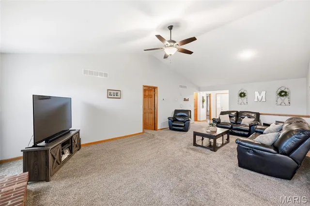 $242,900 | 1029 Pin Oak Drive, Warrenton, MO 63383