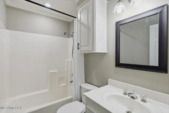 $250,000 | 676 Southern Oaks Drive, Florence, MS 39073