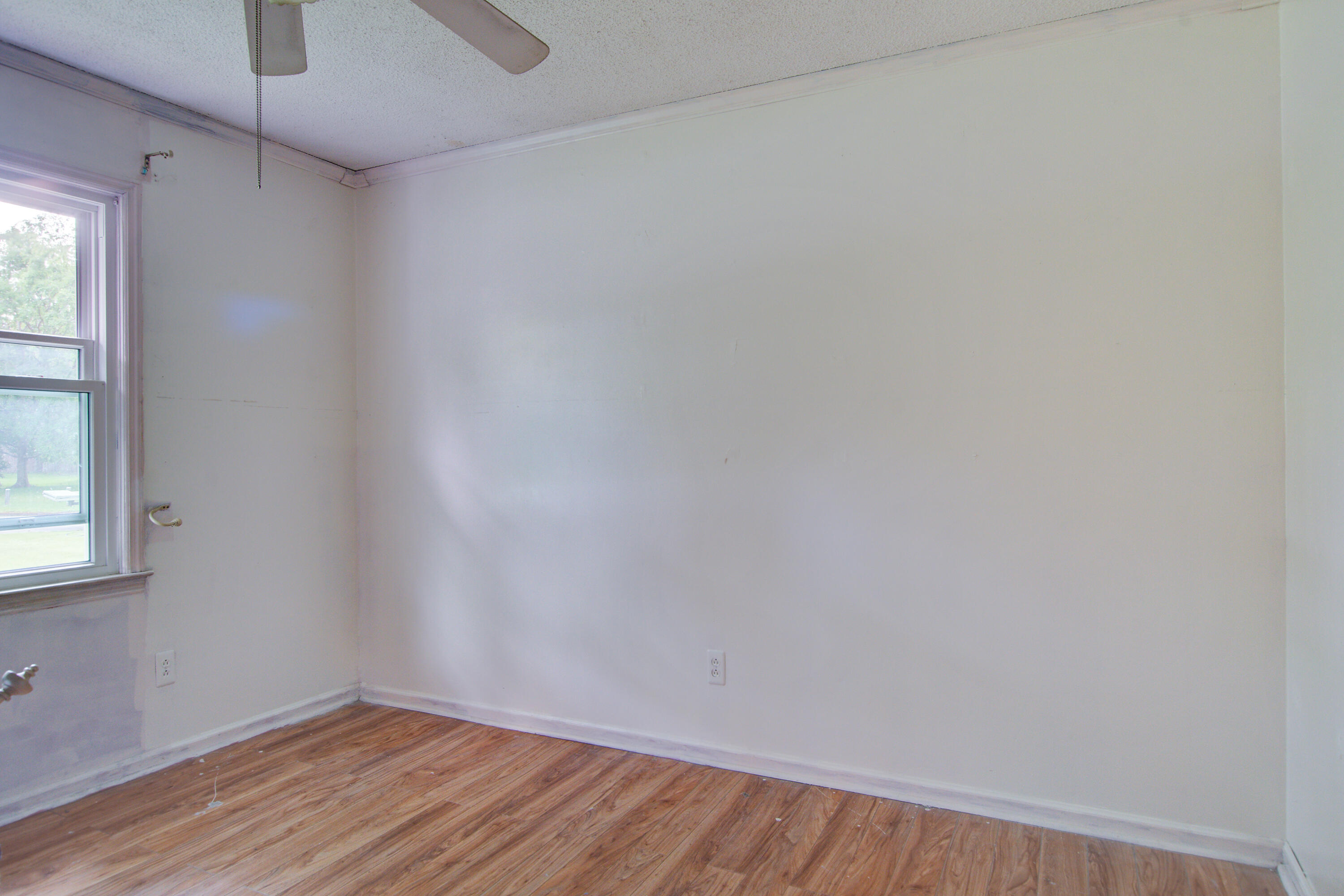 201 Judith Drive Summerville, SC 29485 - Photo 13 of 16 201 Judith third room