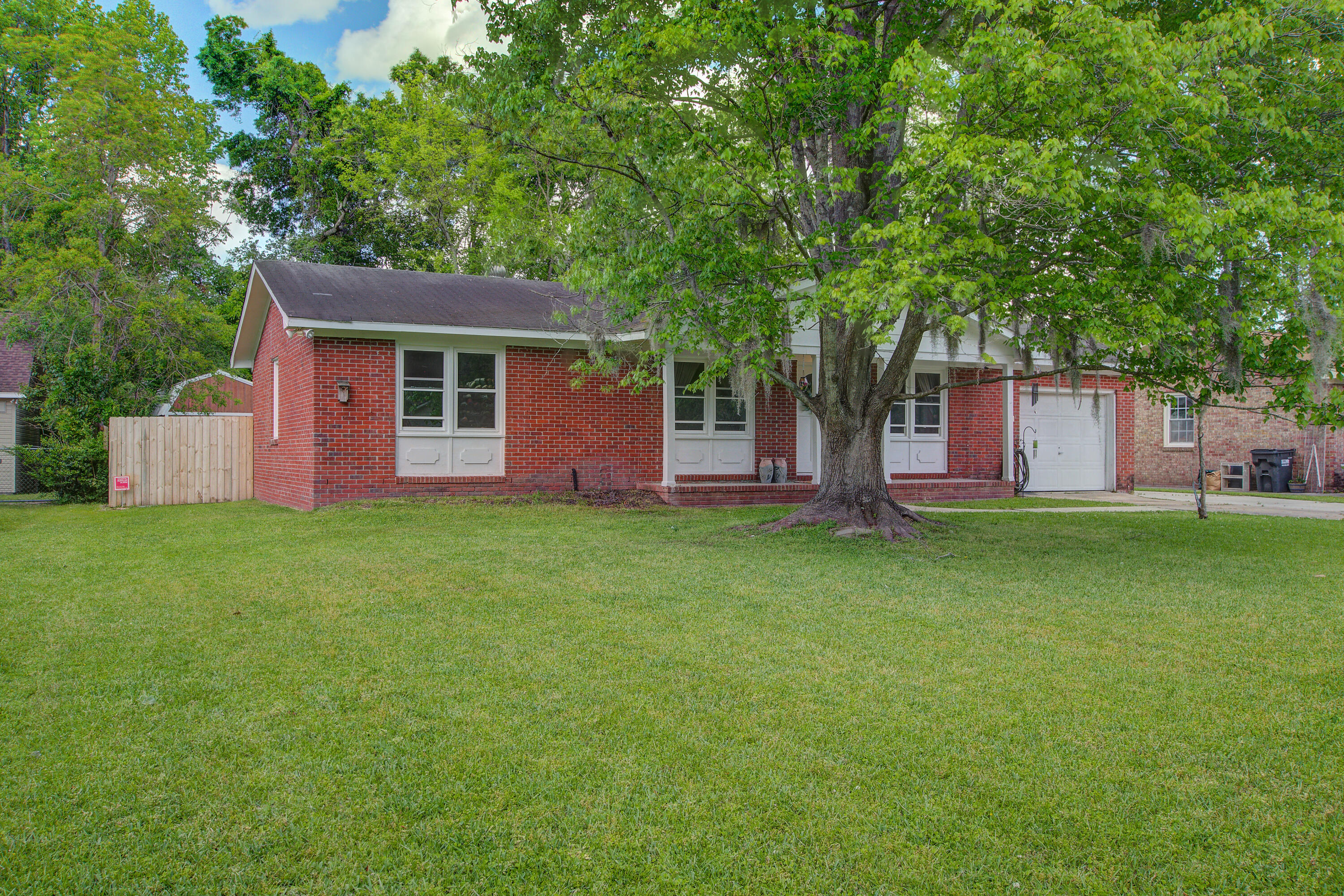 201 Judith Drive Summerville, SC 29485 - Photo 3 of 16 201 Judith beautiful grass