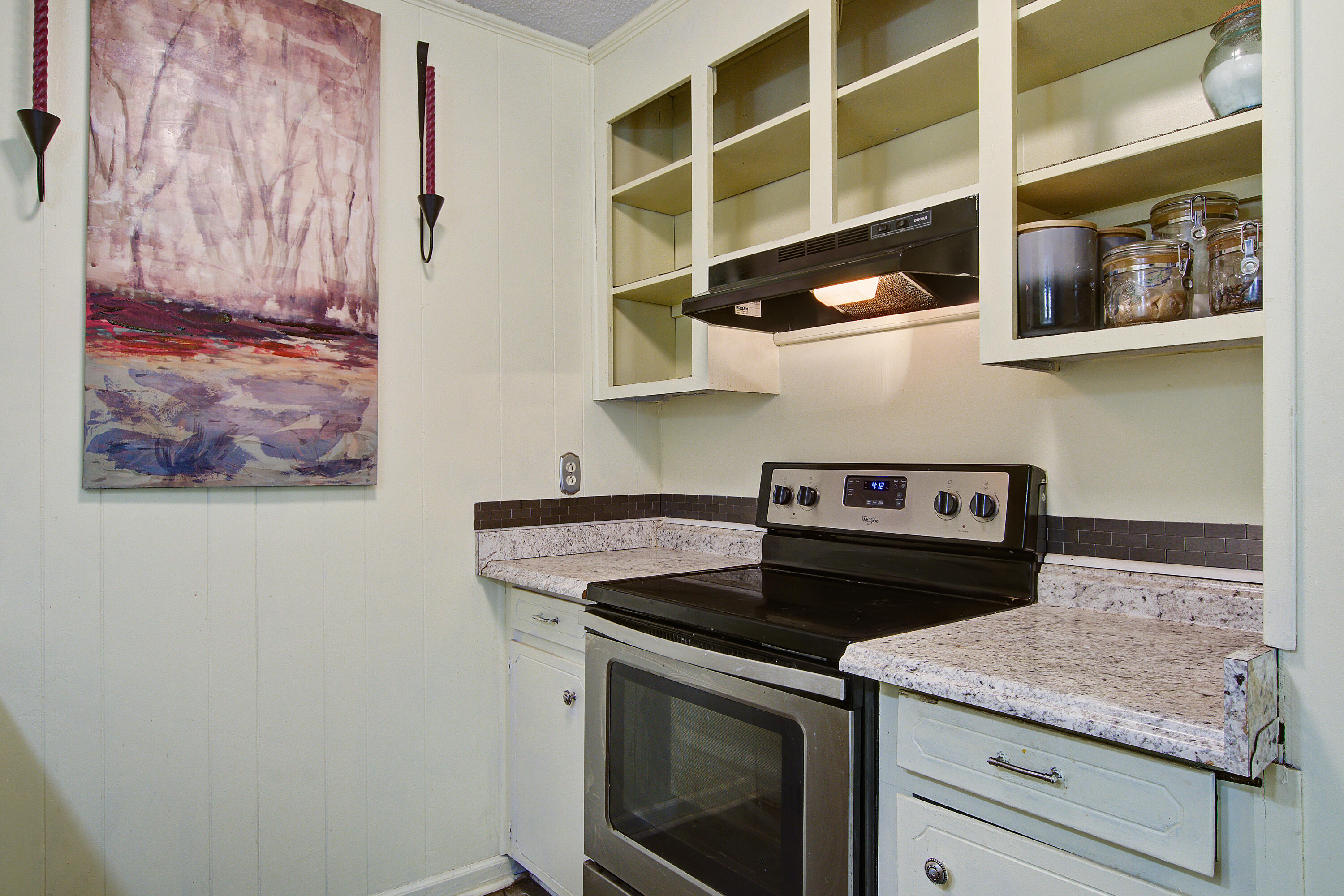 201 Judith Drive Summerville, SC 29485 - Photo 10 of 16 201 Judith kitchen stove