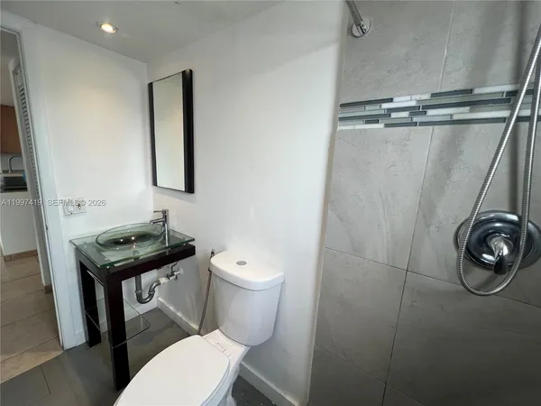 $2,500 | 7125 Bay Drive, Unit 301, Miami Beach, FL 33141