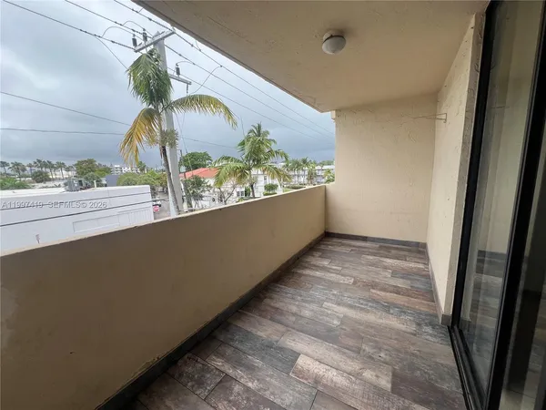 $2,500 | 7125 Bay Drive, Unit 301, Miami Beach, FL 33141