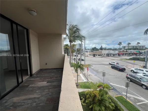 $2,500 | 7125 Bay Drive, Unit 301, Miami Beach, FL 33141