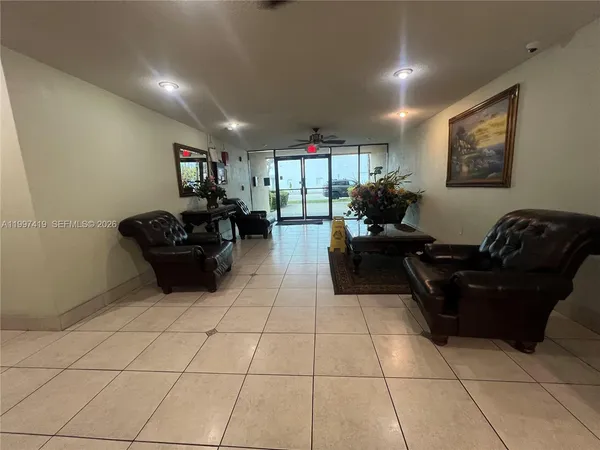 $2,500 | 7125 Bay Drive, Unit 301, Miami Beach, FL 33141