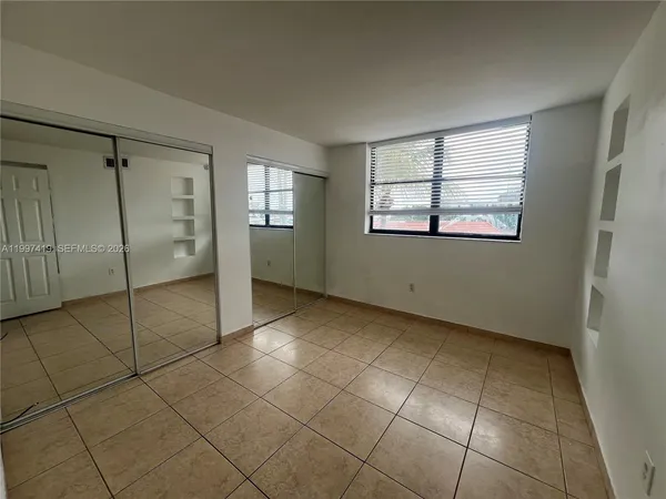 $2,500 | 7125 Bay Drive, Unit 301, Miami Beach, FL 33141