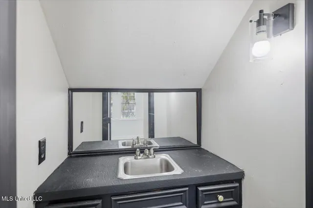 $275,000 | 5475 Old Canton Road, Jackson, MS 39211