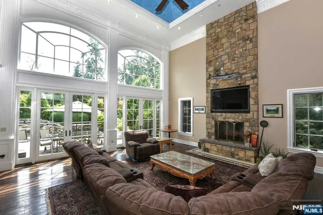 $3,449,000 | 70 Oak Drive, Upper Saddle River, NJ 07458