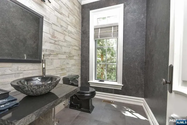 $3,449,000 | 70 Oak Drive, Upper Saddle River, NJ 07458