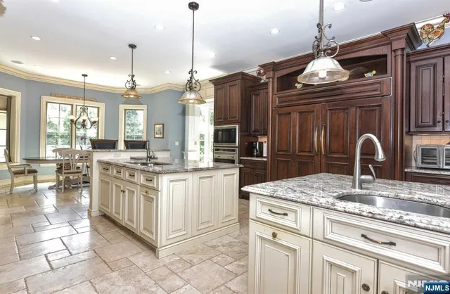 $3,449,000 | 70 Oak Drive, Upper Saddle River, NJ 07458