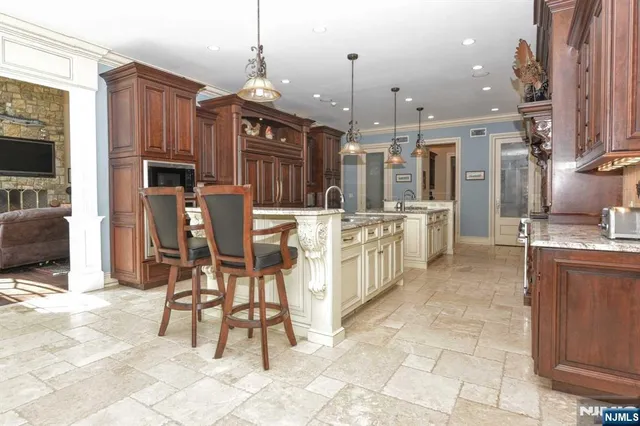 $3,449,000 | 70 Oak Drive, Upper Saddle River, NJ 07458