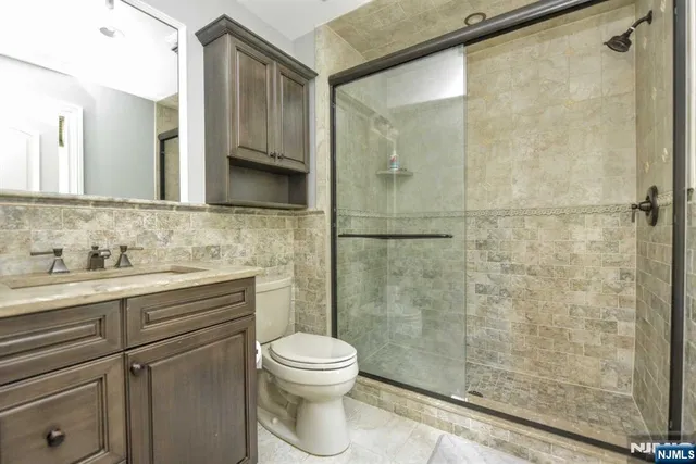 $3,449,000 | 70 Oak Drive, Upper Saddle River, NJ 07458