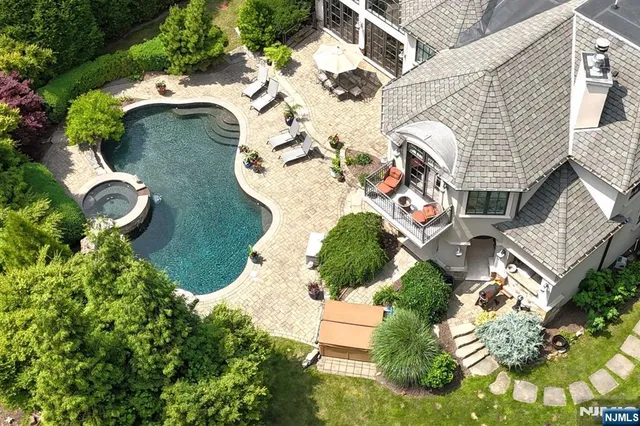 $3,449,000 | 70 Oak Drive, Upper Saddle River, NJ 07458