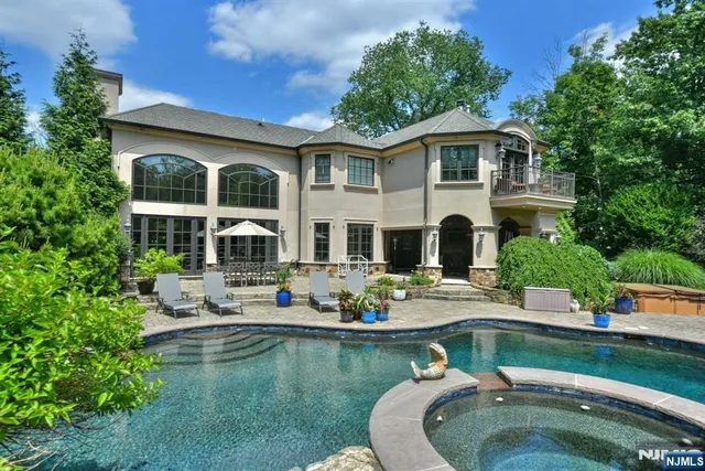 $3,449,000 | 70 Oak Drive, Upper Saddle River, NJ 07458