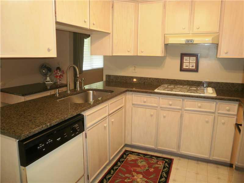 138 Tyler Road Pittsburgh, PA 15237 - Photo 5 of 13 Kitchen.