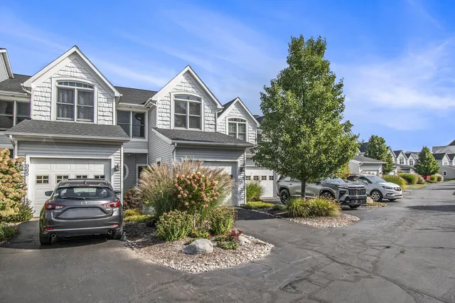 $695,000 | 963 West Savidge Street, Spring Lake, MI 49456