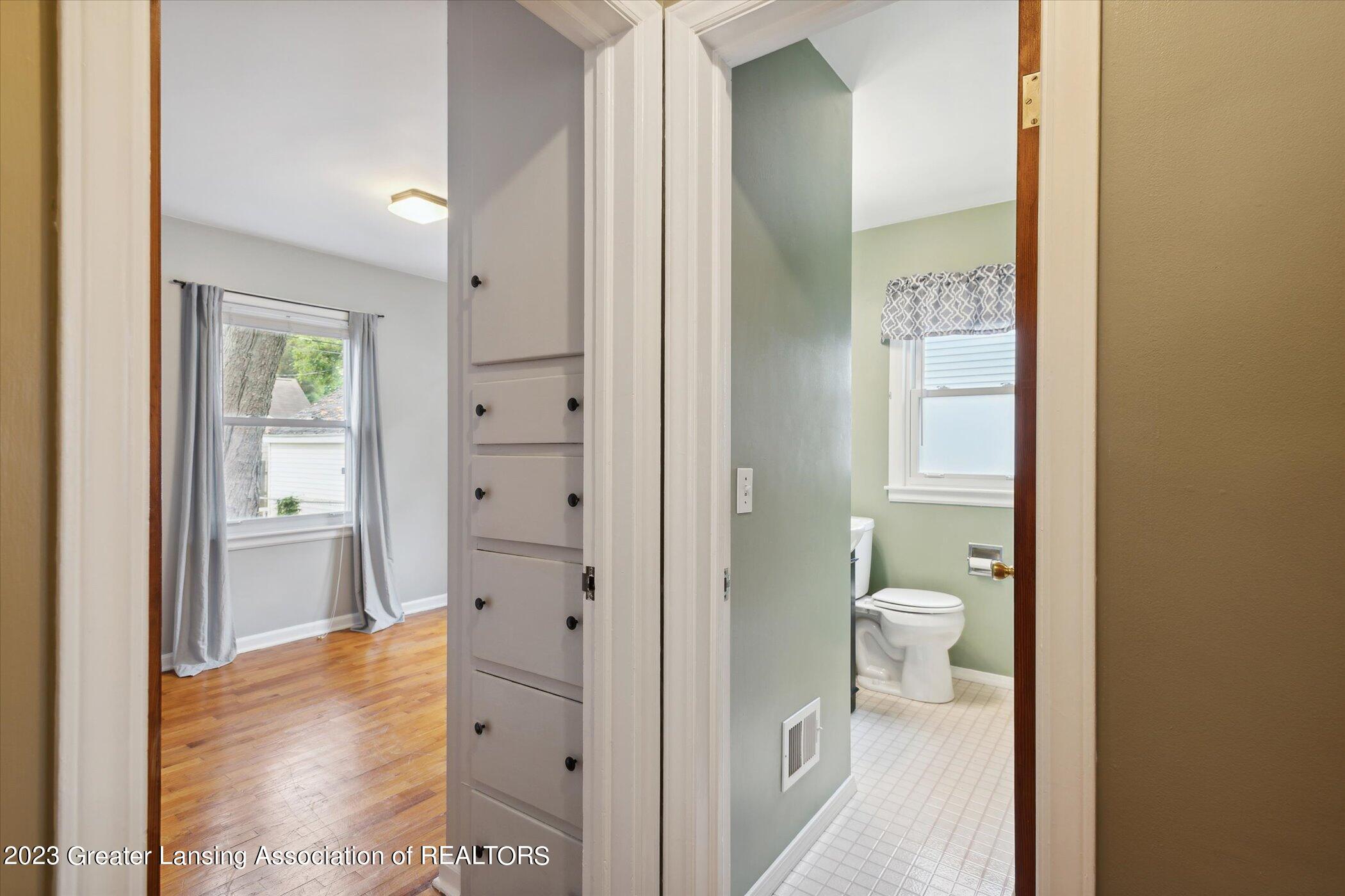 1515 West Rundle Avenue Lansing, MI 48910 - Photo 20 of 34 20-1515-W-Rundle-Ave-Lansing-MI-48910-Wi