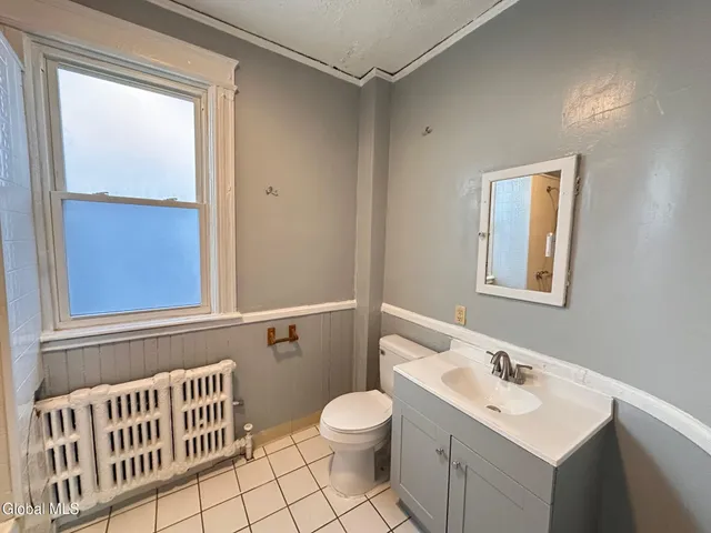 $1,425 | 283 Delaware Avenue, Unit 2, Albany, NY 12209