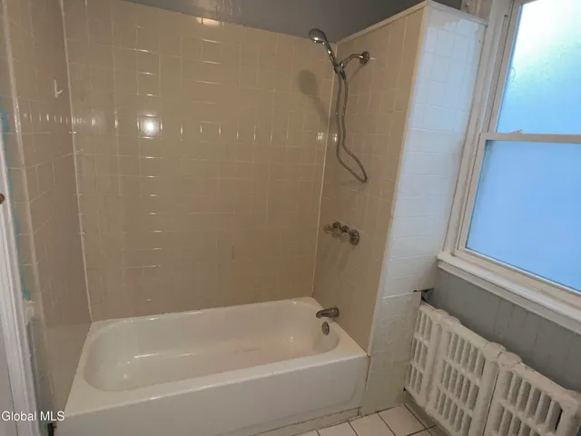 $1,425 | 283 Delaware Avenue, Unit 2, Albany, NY 12209