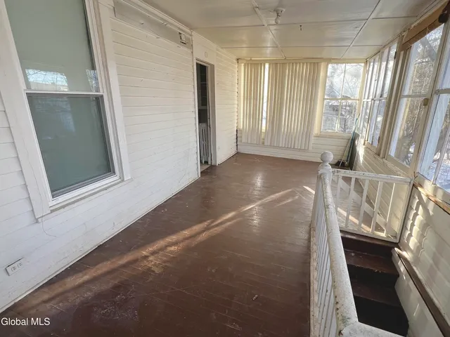 $1,425 | 283 Delaware Avenue, Unit 2, Albany, NY 12209