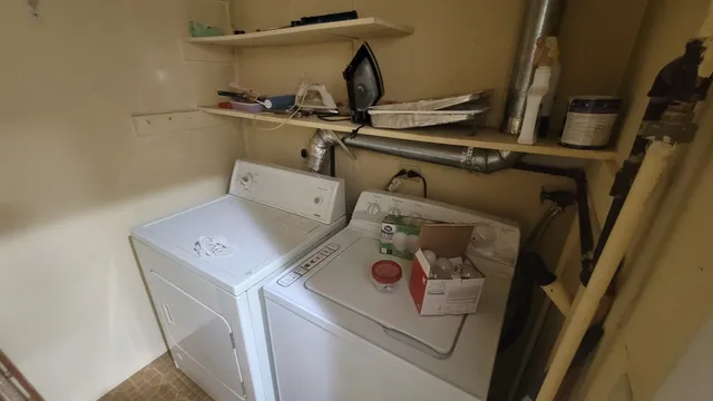 $218,000 | 1800 Fayette Walk, Unit E, Hoffman Estates, IL 60169