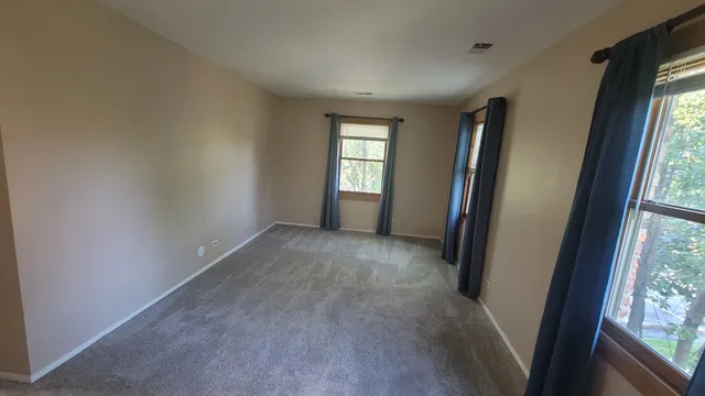 $218,000 | 1800 Fayette Walk, Unit E, Hoffman Estates, IL 60169