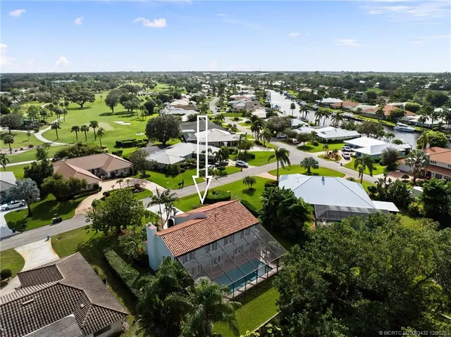$889,000 | 4304 Southeast Fairway East, Stuart, FL 34997