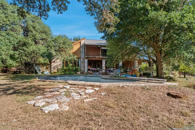 $615,000 | 24 Pfeiffer Road, Boerne, TX 78006