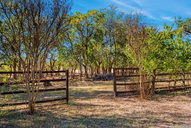 $615,000 | 24 Pfeiffer Road, Boerne, TX 78006