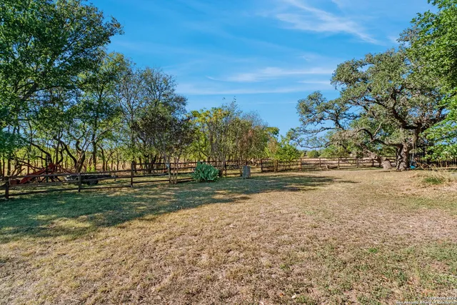 $615,000 | 24 Pfeiffer Road, Boerne, TX 78006