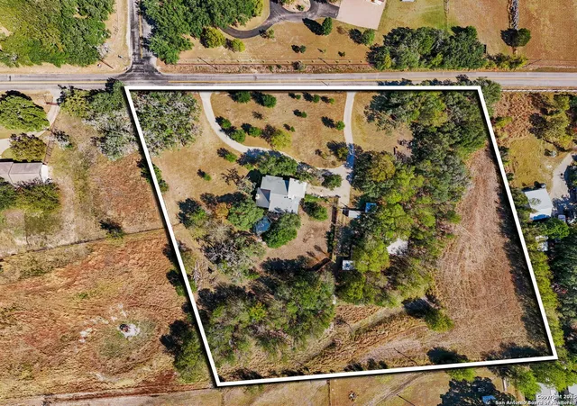 $615,000 | 24 Pfeiffer Road, Boerne, TX 78006