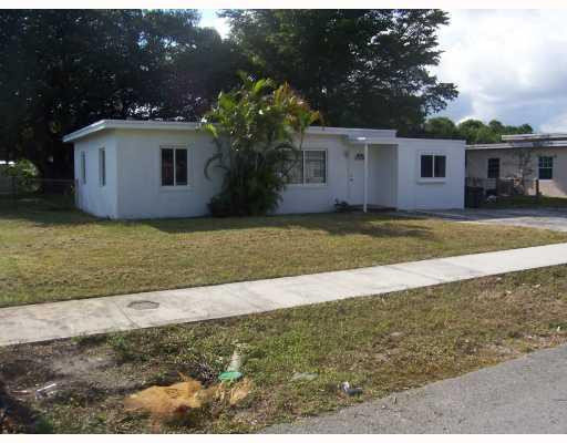 38 Allen Road Hollywood, FL 33023 - Photo 3 of 10 Exterior Front