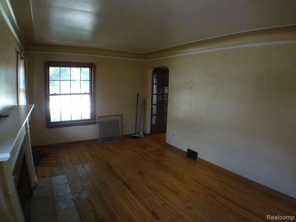 15318 Charles R Avenue Eastpointe, MI 48021 - Photo 14 of 47 DSC04214.jpg
